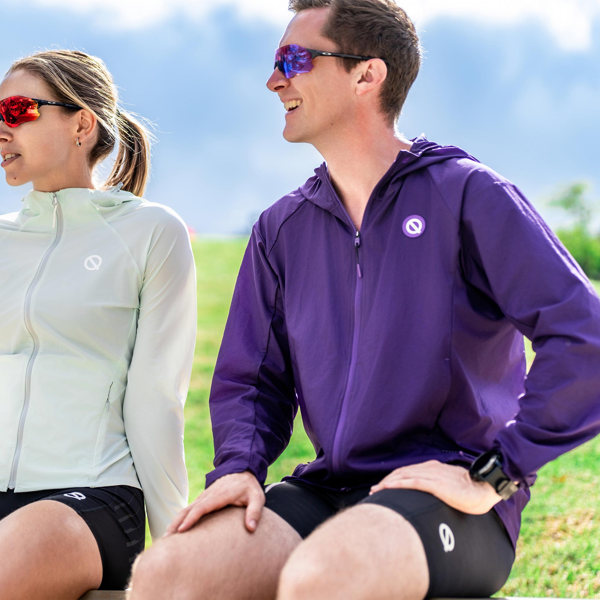 ウィンドシェル ライトウェイト フーディー