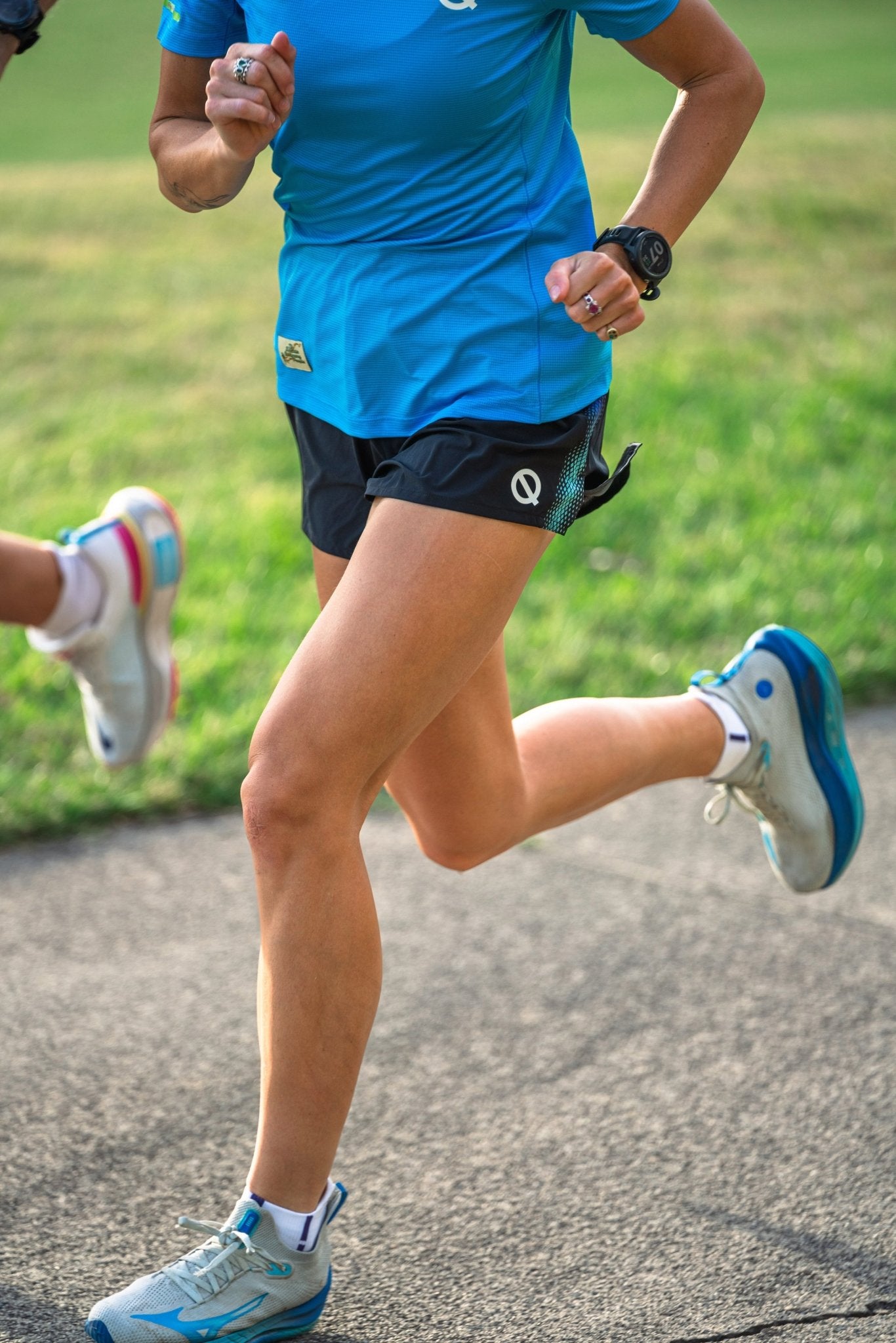 Phantom Women's Split Shorts 4" - QK Running